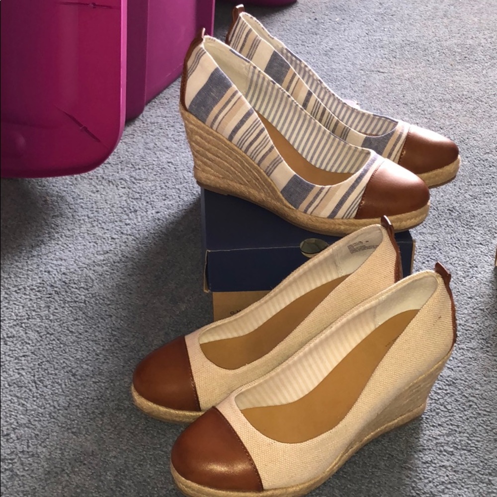 New in box Bass wedge sandals